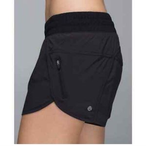 Lululemon Tracker Short (lined) Black Size 6